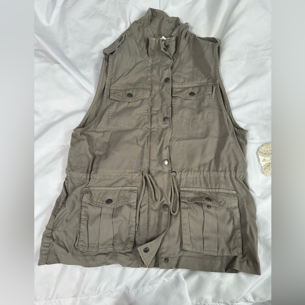 Altar’d State Vest L
